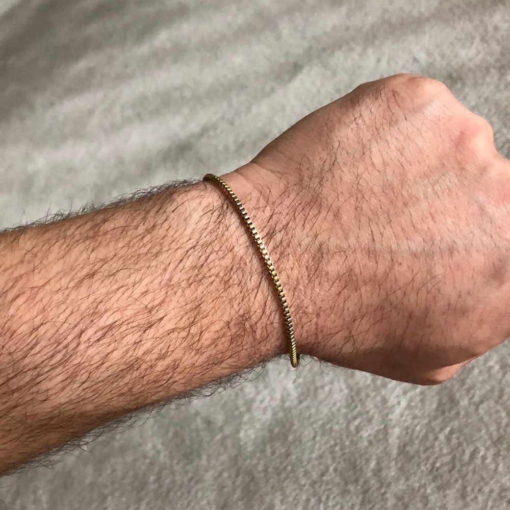 Gold tone Venetian link bracelet